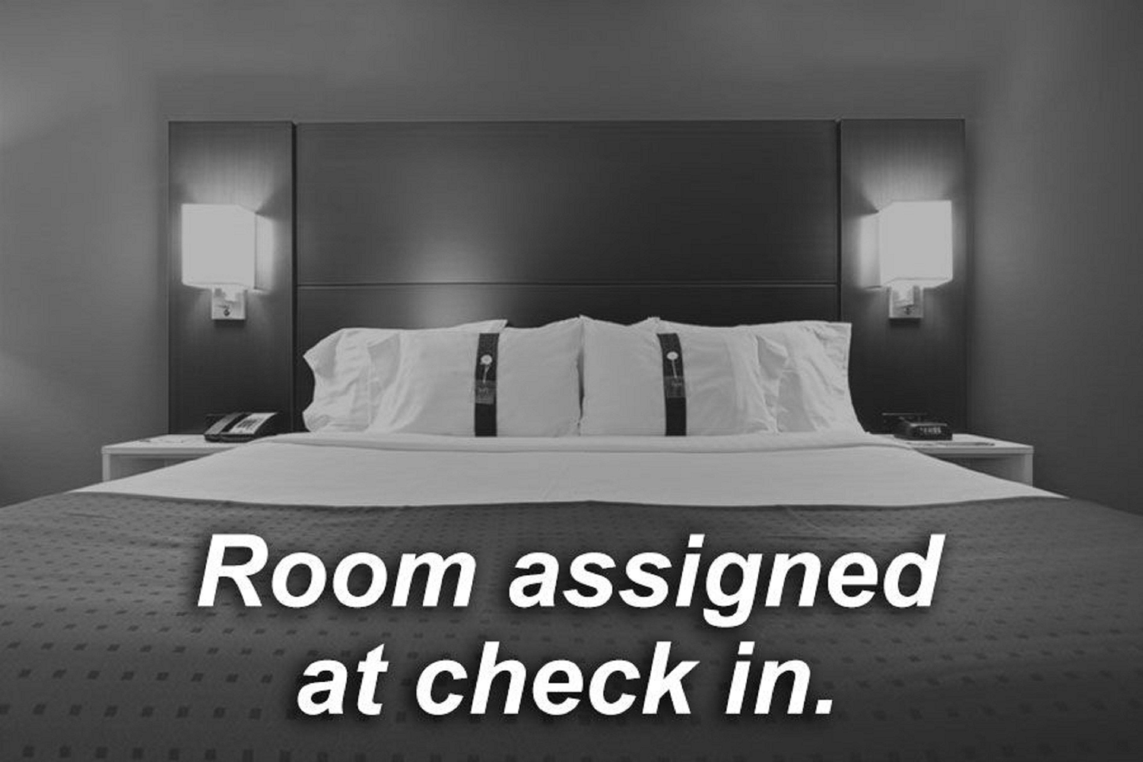 แคนเดิ้ลวูด สวีท เชซาพีค-ซัฟฟอล์ก Hotel ภายนอก รูปภาพ